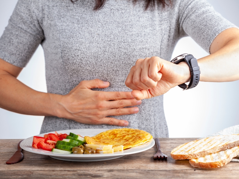 Fasting là gì? Giải mã bí quyết ăn kiêng giúp giảm mỡ, tăng sức khỏe toàn diện