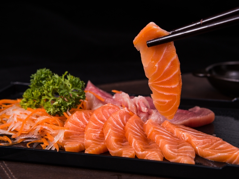 Ăn uống sau sinh mổ: Mẹ nên kiêng gì và nên ăn gì để mau lành?