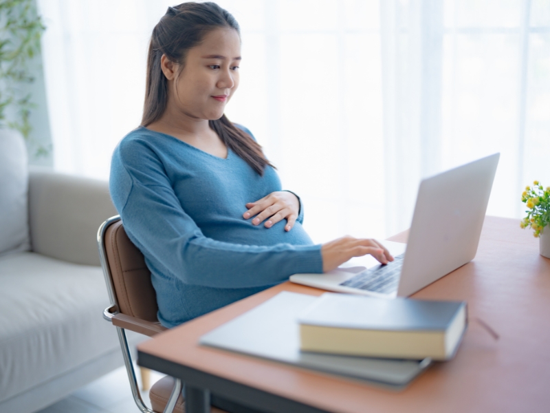 Sau chuyển phôi có nên ngồi nhiều không? 